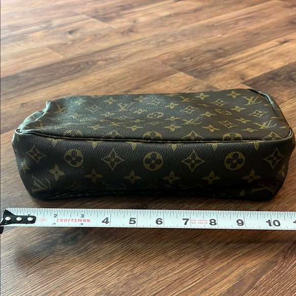 Louis Vuitton L Monogram Cosmetic Pouch - WITH Certificate of Authenticity - Picture 2 of 14